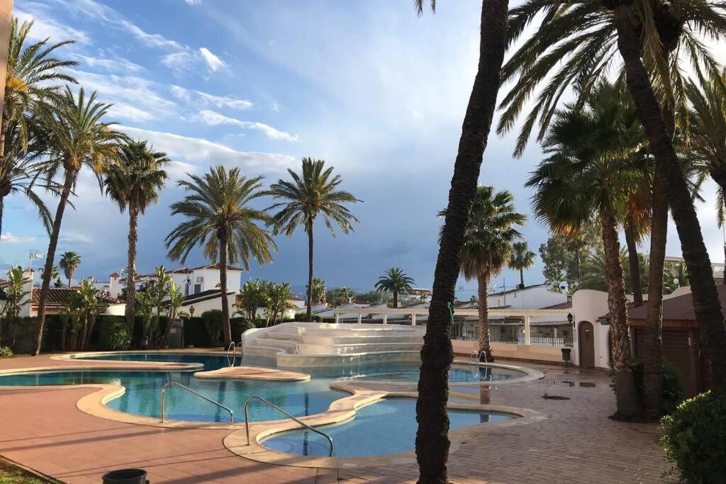 Estudio En Denia Con Piscina Y Wifi Privada, A 100 M Del Mar 外观 照片